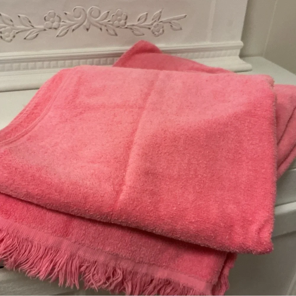 Vintage pair of Bath towels